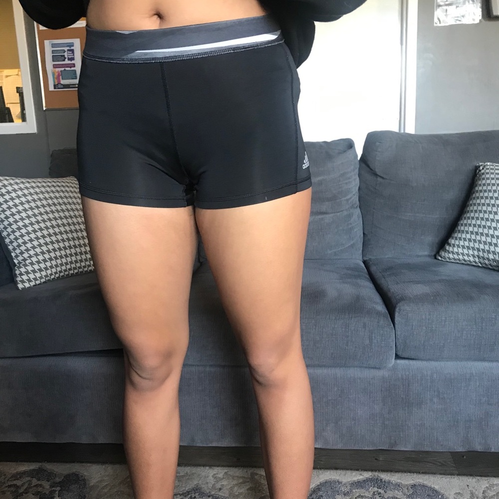 Shorts - Picture 4 of 5
